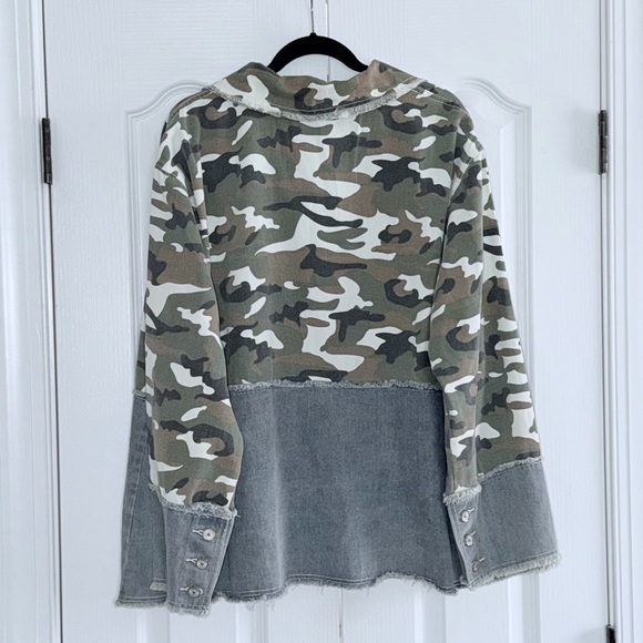 🌸NWT: POL Camouflage and Denim Jacket - Picture 3 of 14